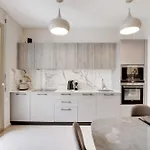 Modern Elegance A Stone\'S Throw From The Arc De Triomphe