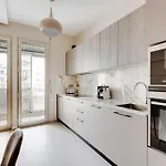 Modern Elegance A Stone\'S Throw From The Arc De Triomphe