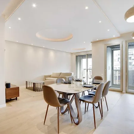 Apartment Modern Elegance A Stone's Throw From The Arc De Triomphe